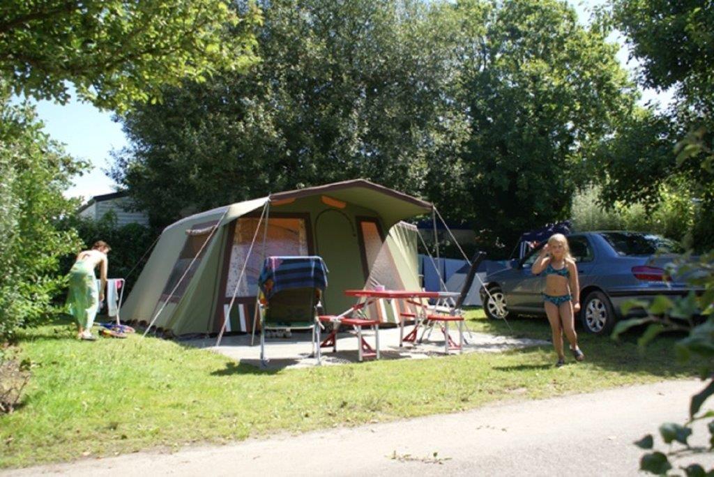Emplacement tente au camping